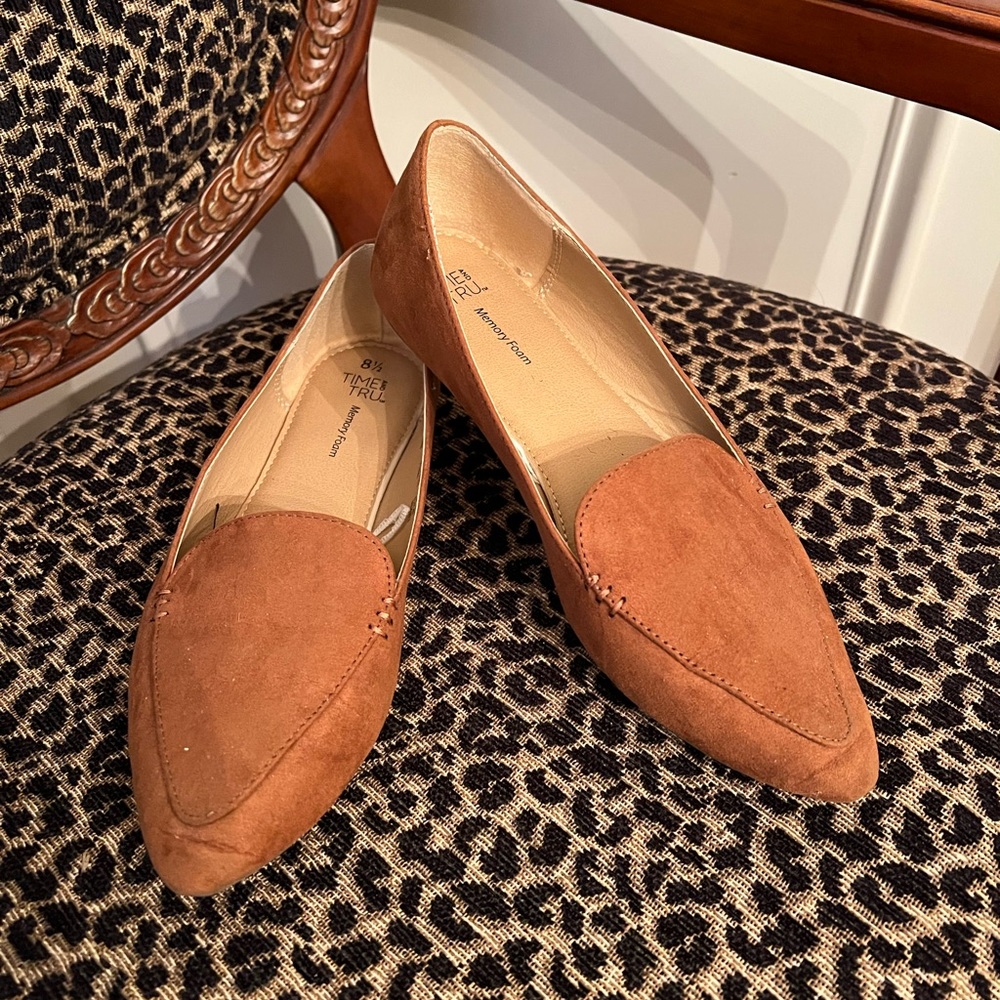 Time and Tru Memory Foam Loafer Shoe Size 8.5 Brown